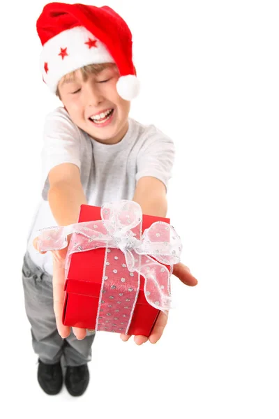Ein Glückliches Kind Überreicht Ein Mit Silbernem Mullband Umwickeltes Geschenk — Stockfoto