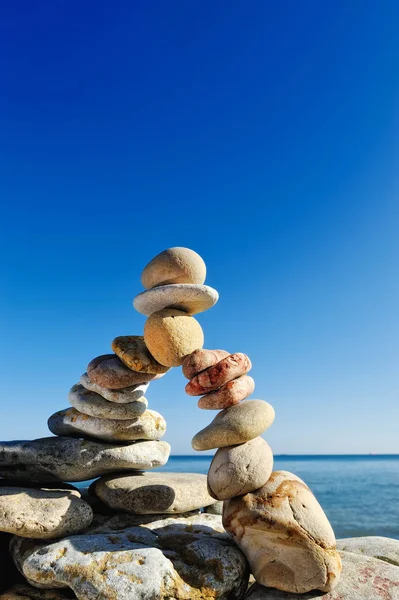 Oblouk Oblázků Malým Kulatým Kamenem Vrcholu — Stock fotografie