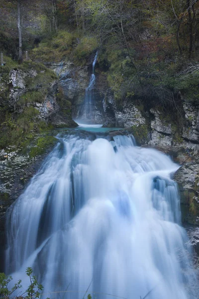 Écoulement Eau Dans Ruisseau Dans Les Bois Automne — Photo