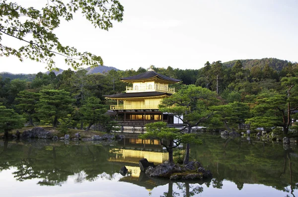 金閣寺 別名金閣京都 — ストック写真