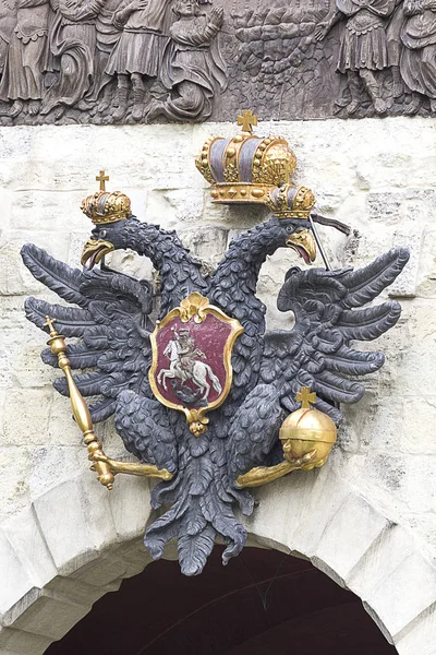 Δικέφαλος Αετός Σύμβολο Της Αυταρχικής Εξουσίας Εγκατεστημένοι Στην Αγία Πετρούπολη — Φωτογραφία Αρχείου