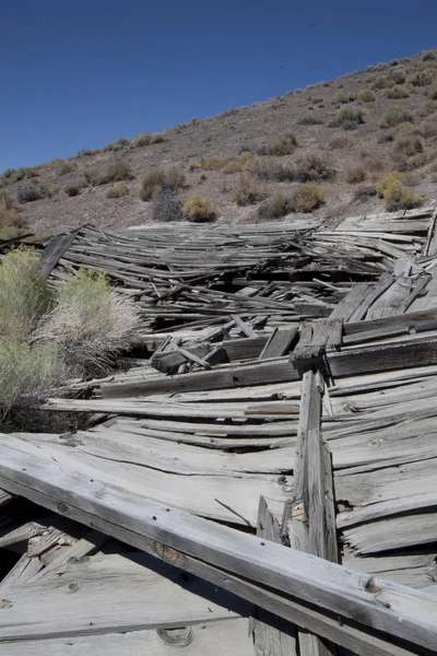 Una Vieja Choza Derrumbada Desierto —  Fotos de Stock