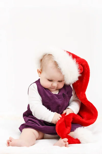 Niña Con Sombrero Navidad Sobre Fondo Blanco —  Fotos de Stock