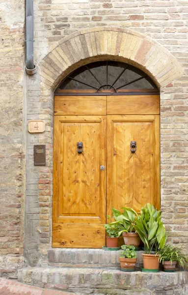 Güzel Toskana Kapıları San Gimignano Talya — Stok fotoğraf