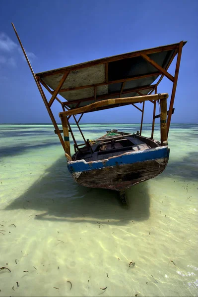 Barco Playa Cuerda Arena Mar Costa Zanzíbar — Foto de Stock