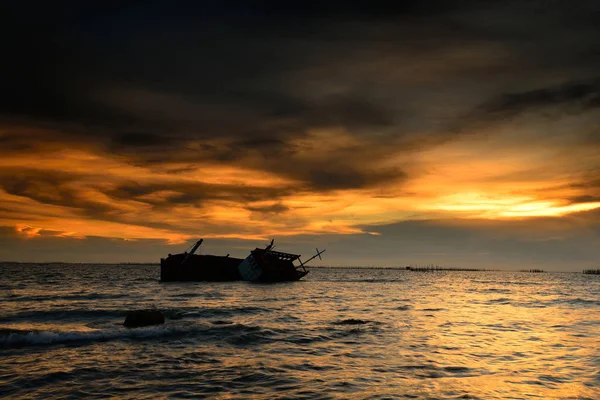 Fischerboot Thailand Gekentert — Stockfoto