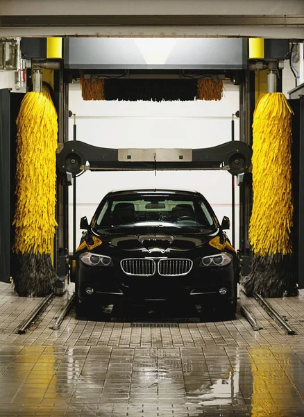 Asciugatura Auto Nera Stazione Tunnel Lavaggio — Foto Stock