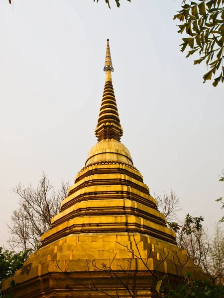 Wat Phrakaew Pgolden Pagoda Chiang Rai Thailand — Stockfoto