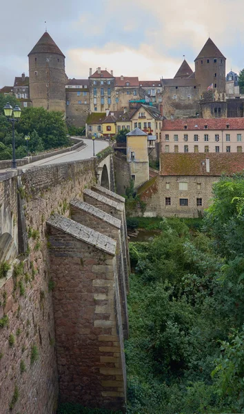 Puente Piedra Edificios Medievales Una Pequeña Ciudad Francia — Foto de Stock