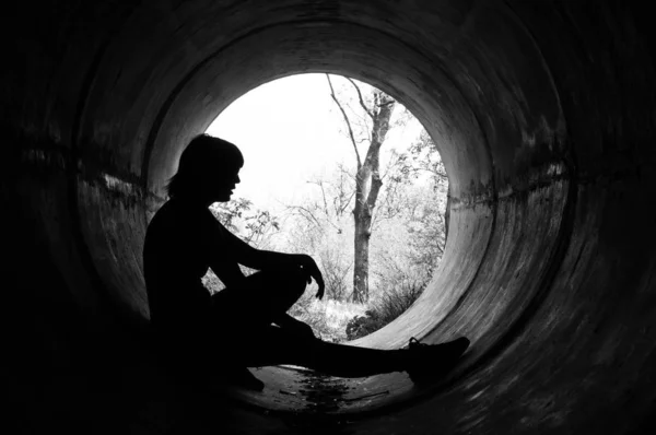 Silhouette Young Girl Sewer Pipe — Stock Photo, Image