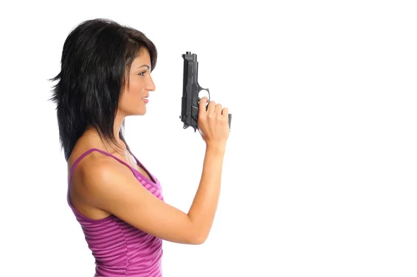 Attraente Profilo Donna Ispanica Con Una Pistola Sfondo Bianco — Foto Stock