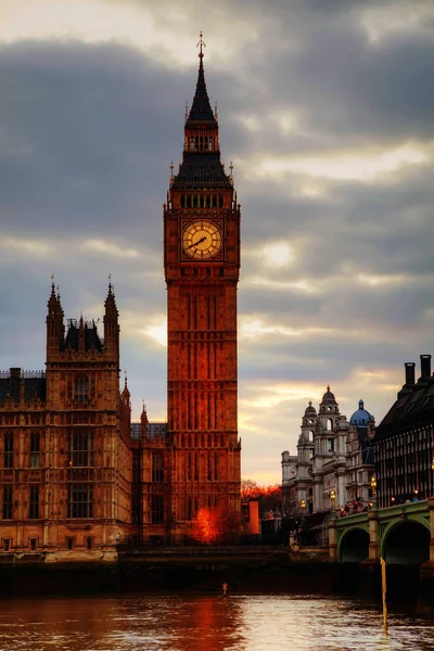 Londýn Hodinami Domy Parlamentu Při Západu Slunce — Stock fotografie