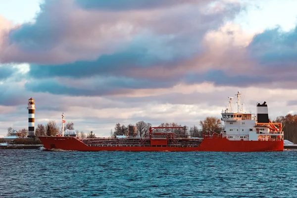 Petrolero Rojo Carga Que Desplaza Mar Báltico — Foto de Stock