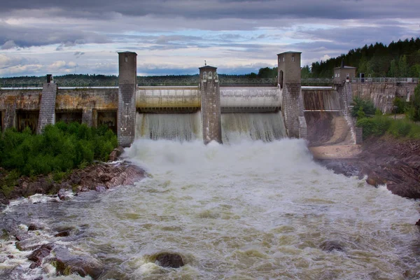 Uruchomienie Wody Przez Zaporę Elektrownia Wodna Imatra Finlandia — Zdjęcie stockowe