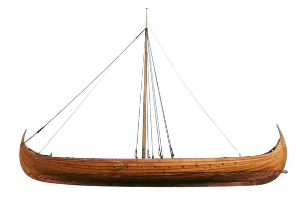 Skutečná Vikingská Loď Izolovaná Bílém Ořezovou Cestou — Stock fotografie