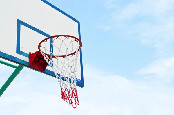 Cesta Baloncesto Cielo Azul — Foto de Stock