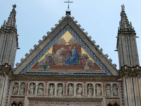 Orvieto Domfassade Die Oberste Spitze Mit Der Krönung Der Jungfrau — Stockfoto