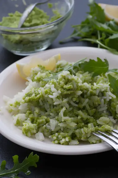 Pesto Guisante Casero Servido Con Arroz — Foto de Stock