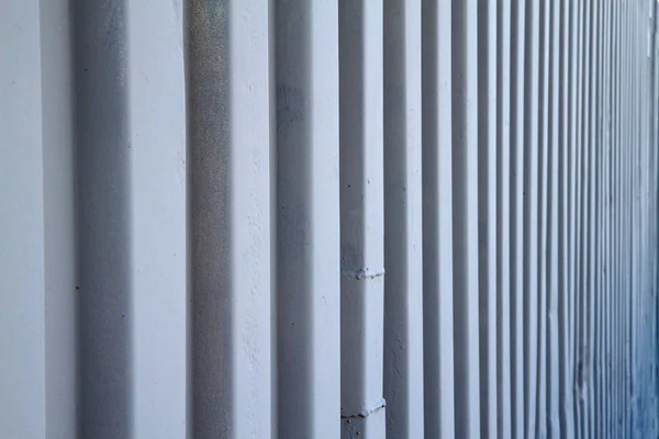 Perspektifte Alınan Gri Çelik Saklama Kabı Görüntüsü — Stok fotoğraf