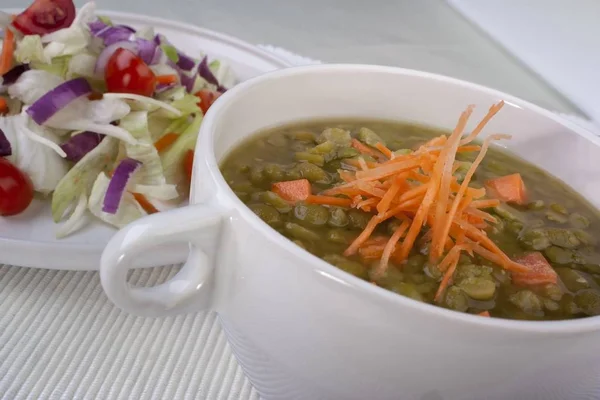 Aproape Supa Mazăre Morcovi Salată Laterală — Fotografie, imagine de stoc