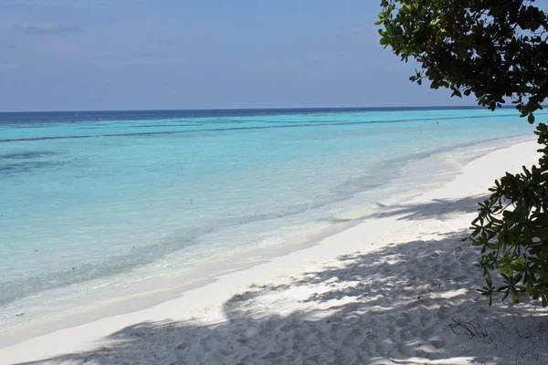 Maldives Beach Sea Water Komandoo Island Resort — Stockfoto