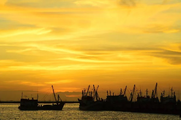 Fischerboot Bei Sonnenuntergang — Stockfoto