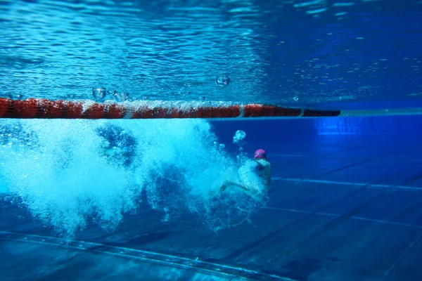 Underwater Från Pool Med Röd Märkrand — Stockfoto