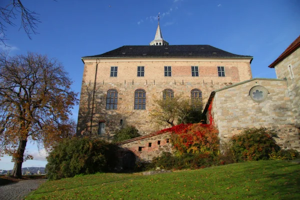 Casa Oslo Con Akershus Alrededor Del Ayuntamiento — Foto de Stock