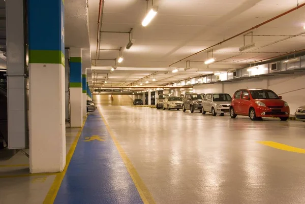 Afbeelding Van Een Parkeergarage Kelder — Stockfoto