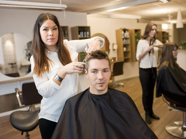 Kunder Och Frisörer Skönhets Butiken — Stockfoto