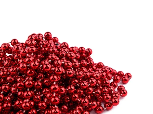 Kerst Garland Gemaakt Van Kleine Rode Kralen Witte Achtergrond — Stockfoto