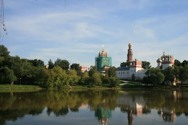 Новодевичий Монастырь Кладбище Солнечный День — стоковое фото