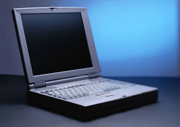 Velho Laptop Vista Computador — Fotografia de Stock