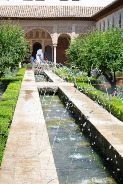 Palacio Alhambra Situado Granada España Maestro Arquitectura Islámica Musulmana Europa — Foto de Stock