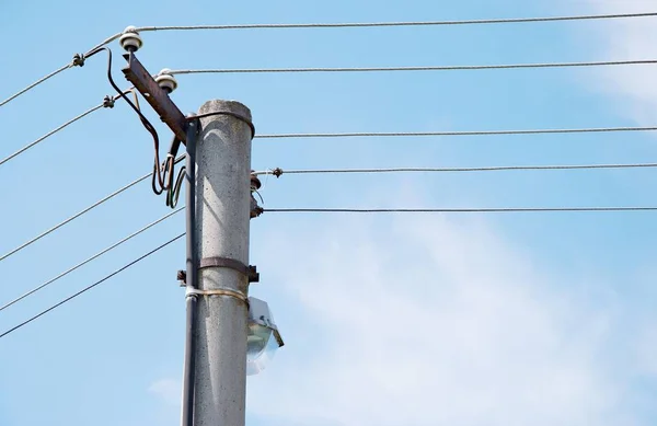 Elektrik Direğinden Lamba Ile Ayrıntılı Görüntü — Stok fotoğraf