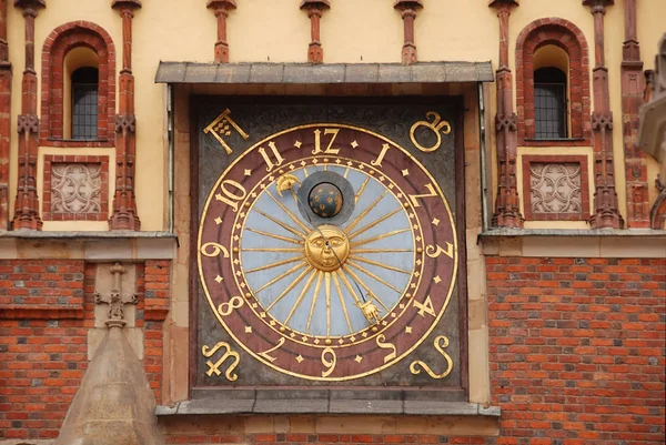 Αστρονομικό Ρολόι Στον Πύργο Της Πόλης Στο Βρότσλαβ Πολωνία — Φωτογραφία Αρχείου