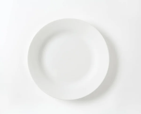 Lege Witte Porseleinen Diner Plaat Met Opgerolde Rand — Stockfoto