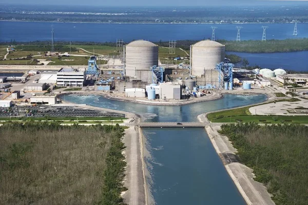 ハッチンソン島 フロリダ州の原子力発電所の空中写真 — ストック写真
