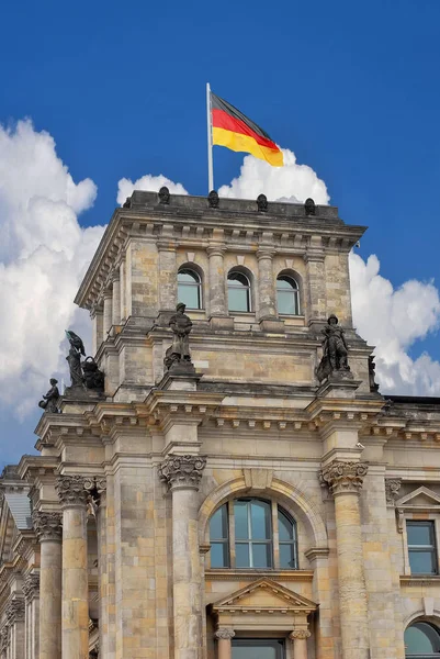Parlamento Alemán Berlín Torre Izquierda Con Bandera — Foto de Stock