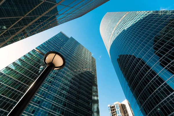 Fachada Rascacielos Azul Edificios Oficinas Siluetas Modernas Cristal Rascacielos Moscú —  Fotos de Stock