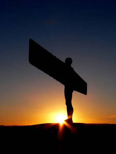 Silhouet Van Engel Van Het Noorden Bij Zonsondergang — Stockfoto