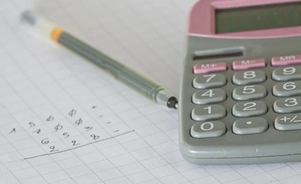 Calculadora Bolígrafo Números Papel Para Cálculo — Foto de Stock