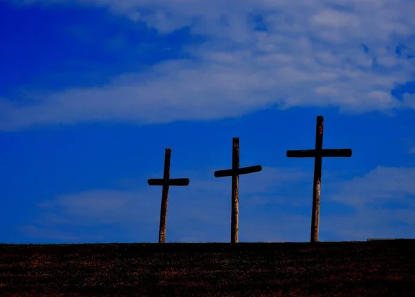 Tres Cruces Una Colina Atardecer —  Fotos de Stock