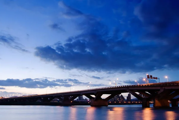 Aquí Hay Puente Sobre Río — Foto de Stock