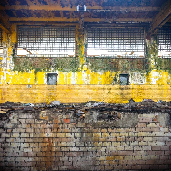버려진 건물의 — 스톡 사진