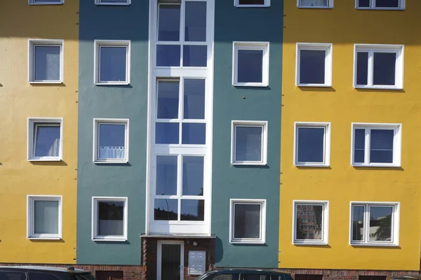 Bloc Appartements Fenêtres Mur Maison — Photo