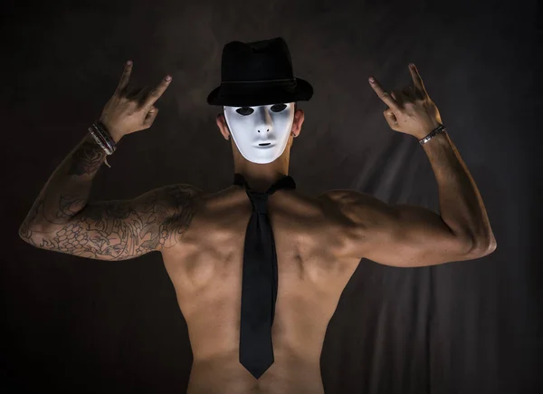 Bailarín Hombre Sin Camisa Actor Con Espeluznante Máscara Miedo Parte — Foto de Stock