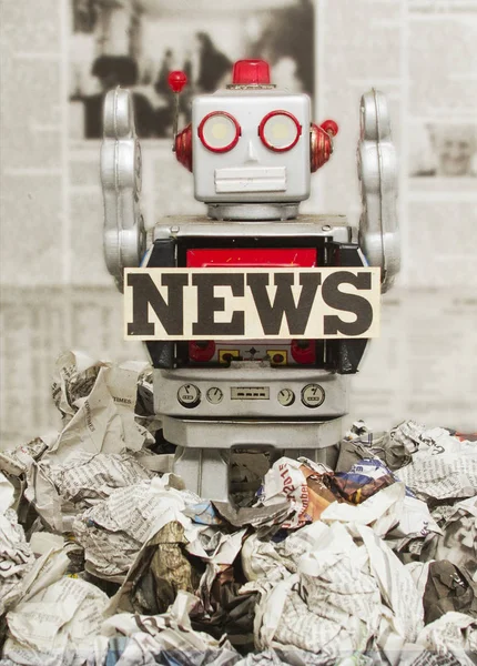 Concepto Noticias Falsas Con Robot Juguete — Foto de Stock