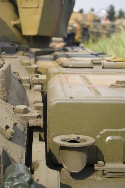 Régi Tankok Alkatrészeinek Közelsége Egy Katonai Múzeumban — Stock Fotó