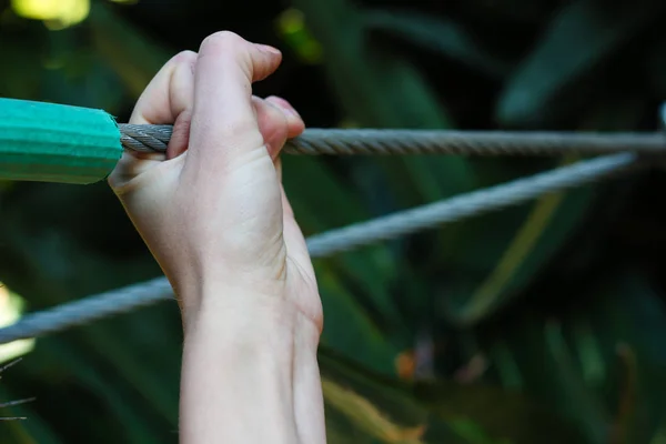 Hand Holding Wire Rope Full Strength — Stock Photo, Image